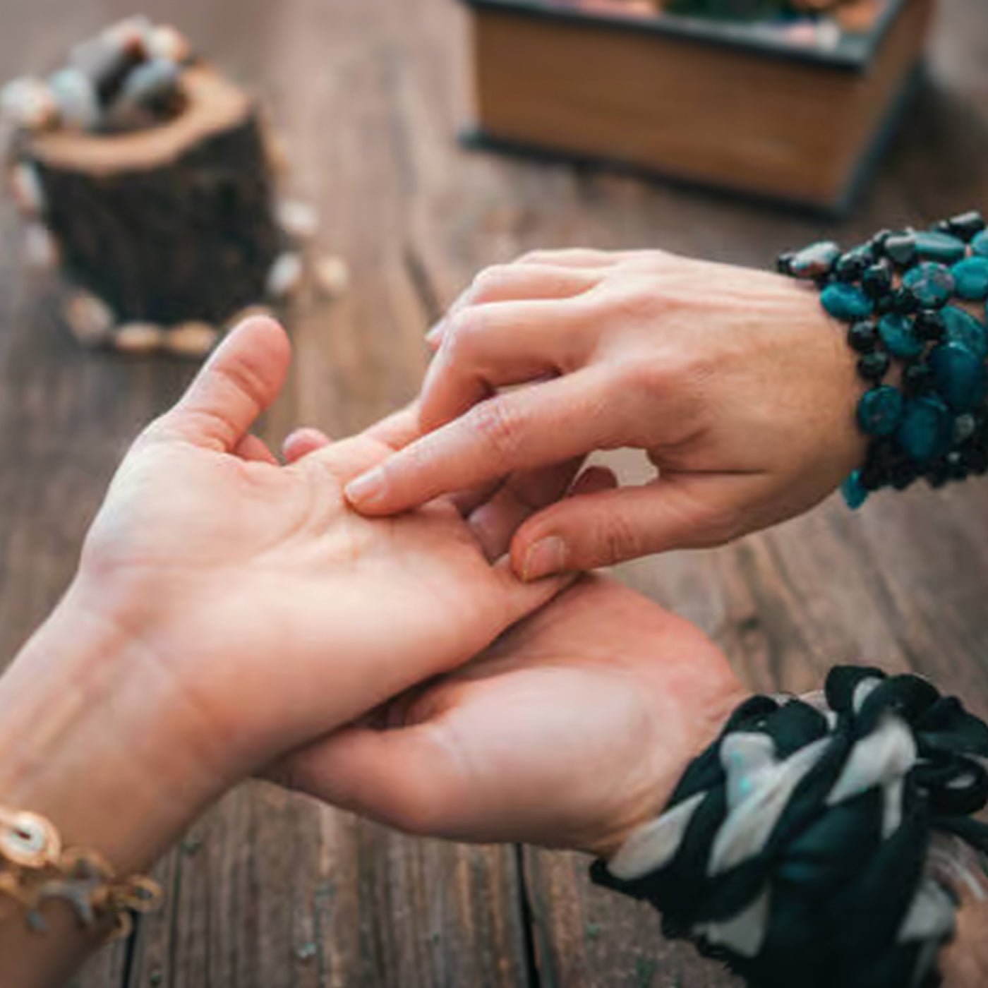 Wróżenie z ręki: co mówi o twoim przeznaczeniu